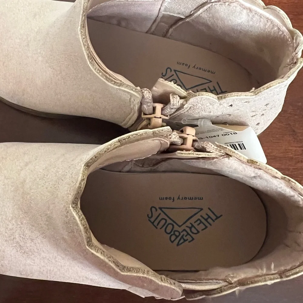 Thereabouts Girls Pima Stacked Heel Booties faux suede Taupe Shimmer scalloped